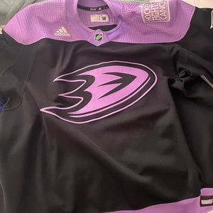 Signed Anaheim ducks Ben Hutton jersey